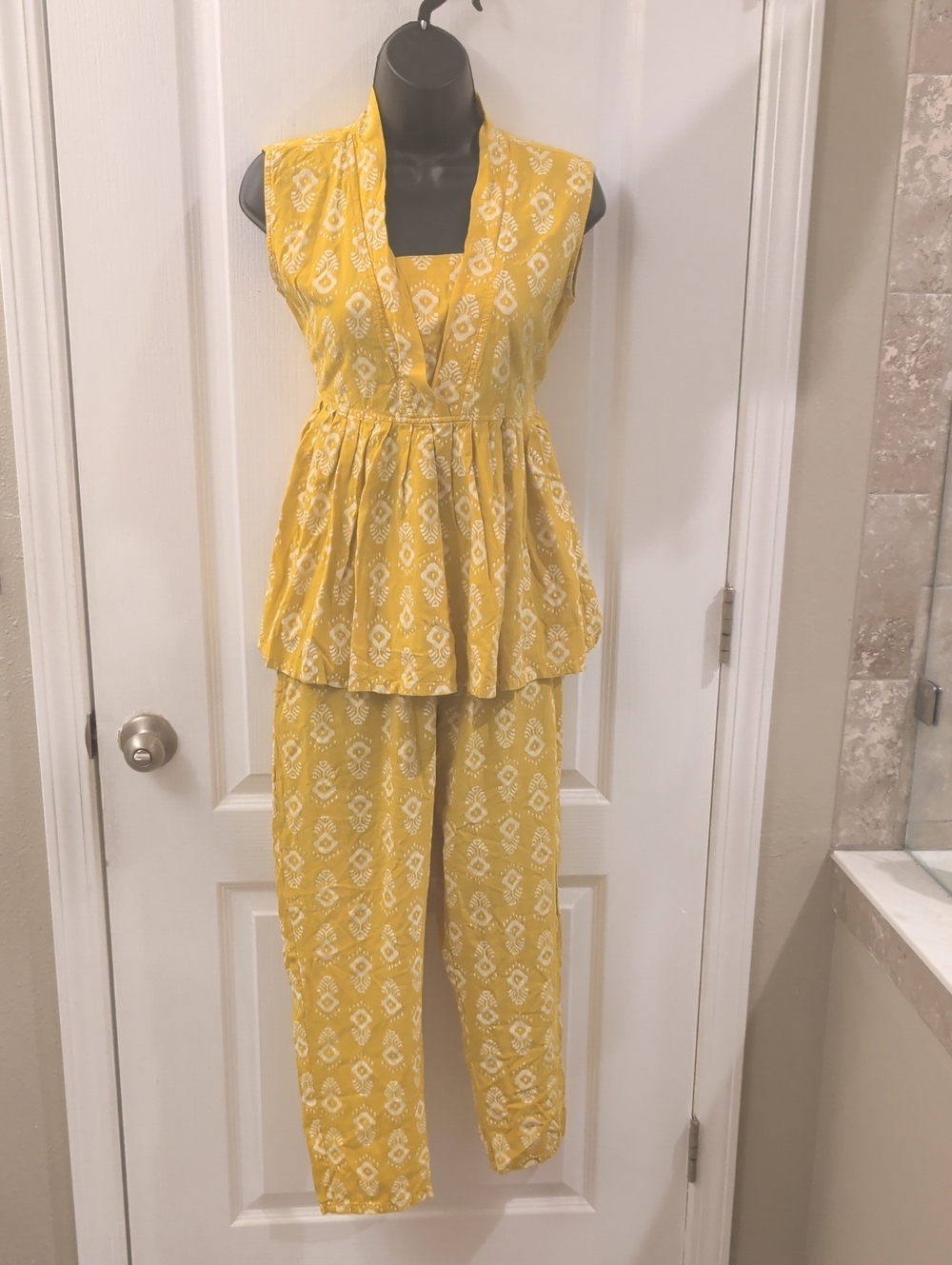 Stylum Yellow Printed Sleeveless Top And Pants Set- Size Small